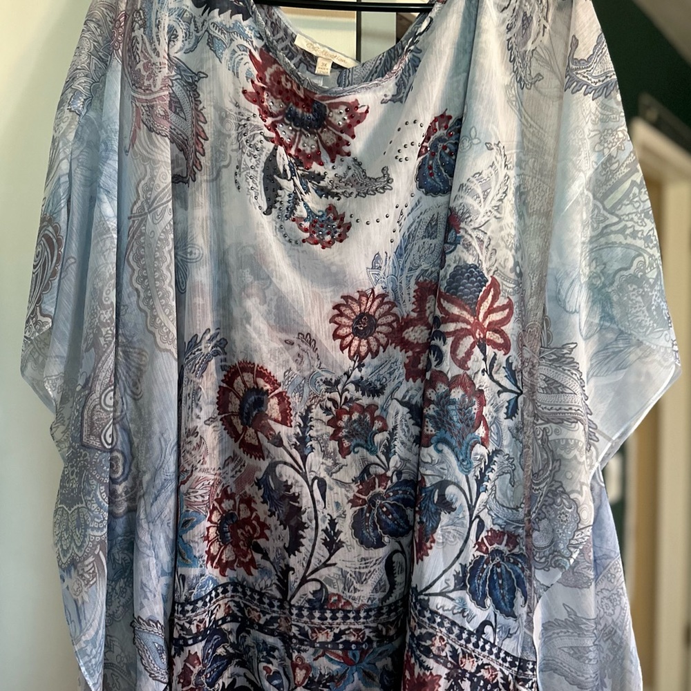🎈🎈👉🏽HOLd Elegant Floral Patterned Blouse in Blue and Red